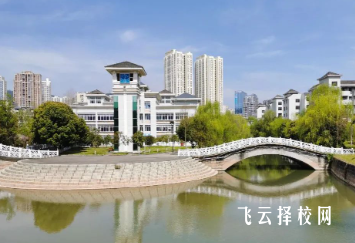 巴中中學怎么樣,高中收費標準