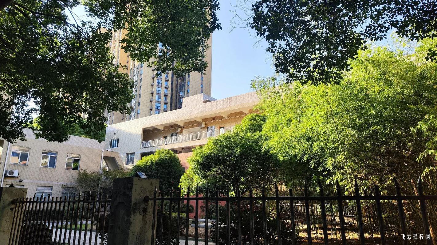 成都民辦大專學費多少