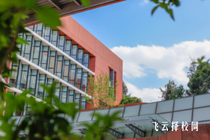 龍泉財(cái)經(jīng)職業(yè)技術(shù)學(xué)院是公辦嗎