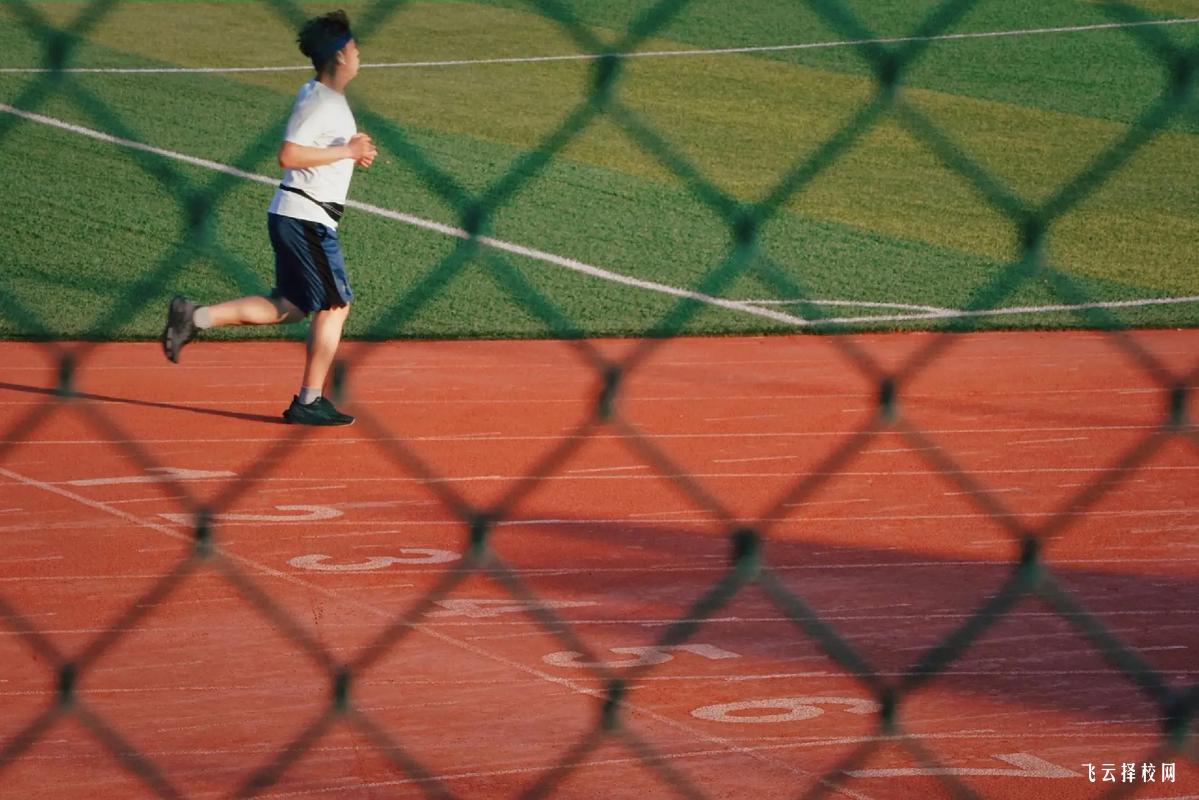 高三成績墊底提前單招是民辦還是公辦