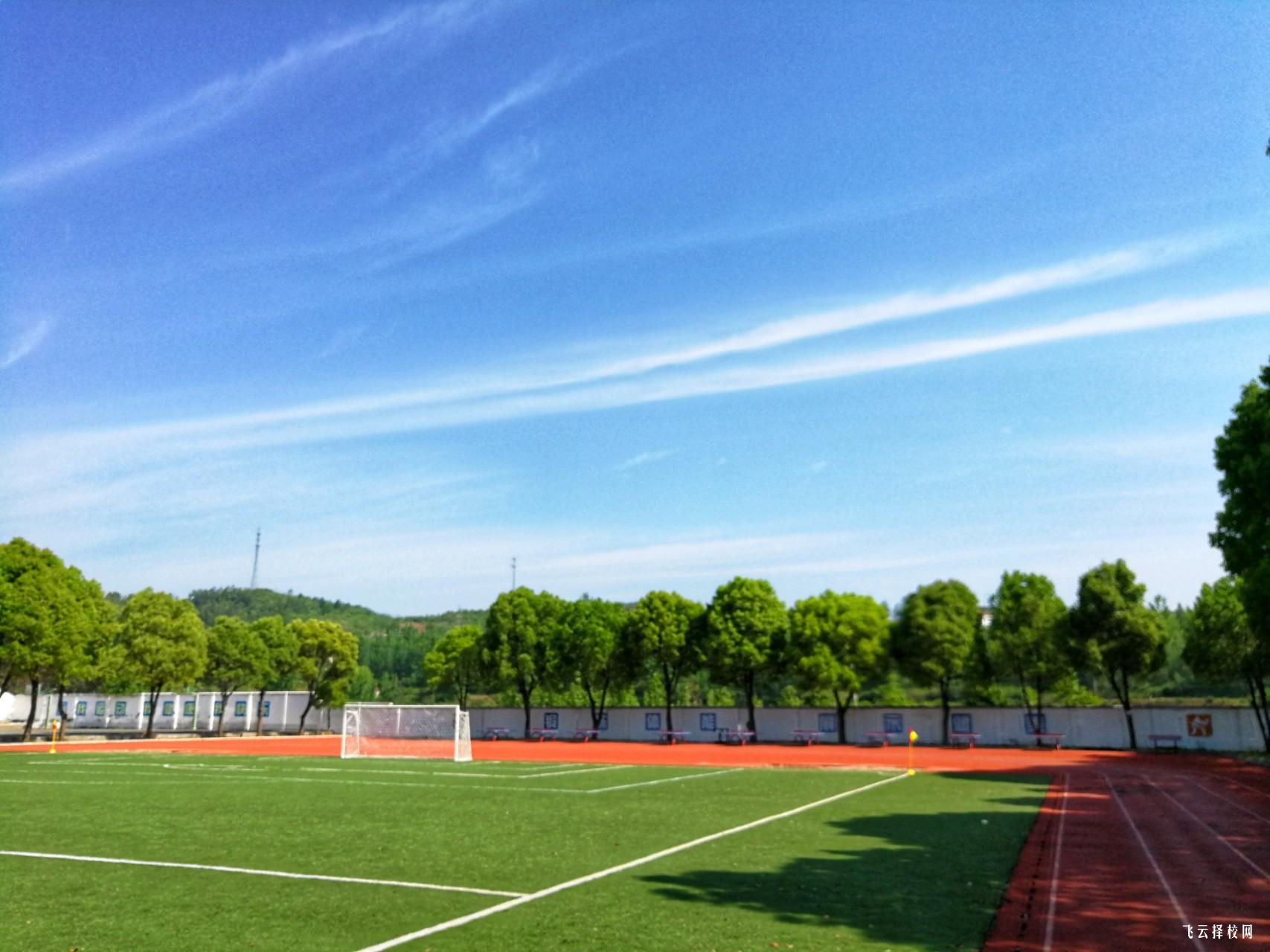 四川護理職業學院初中畢業可以上嗎