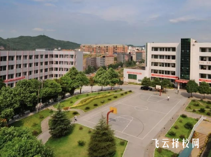 17歲初中畢業(yè)還能讀書嗎