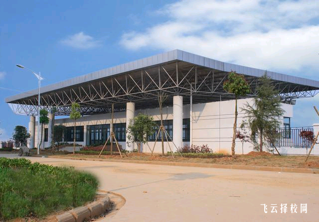 四川省工業貿易學校2025年招生簡章