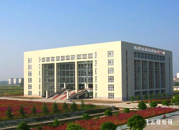 內江市川威技工學校2025年招生簡章