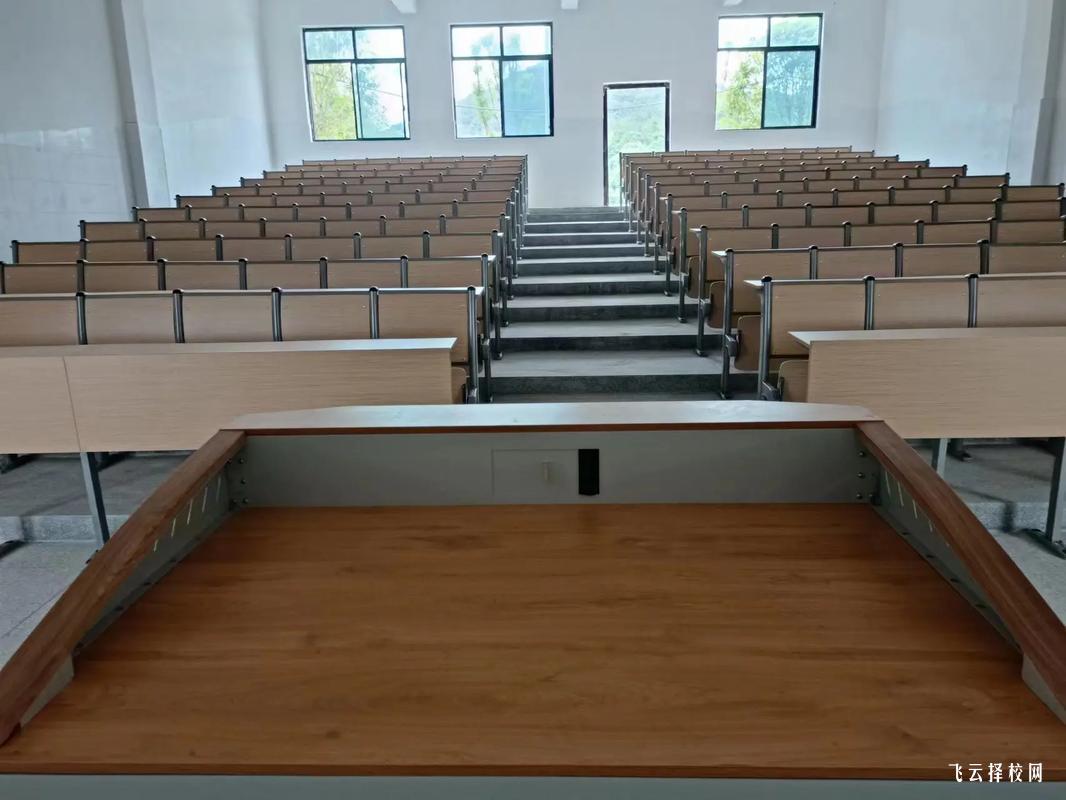 成都市財貿(mào)職業(yè)高級中學2025年招生簡章