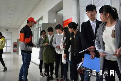 職高生如何根據(jù)市場(chǎng)需求選擇合適的專業(yè)