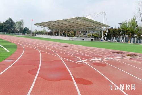 如何選擇最適合的職高學(xué)校住宿條件