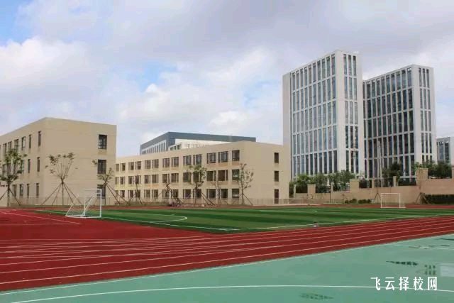 成都科融新高中教學模式創新嗎?解析科技融合課程對高考的助力