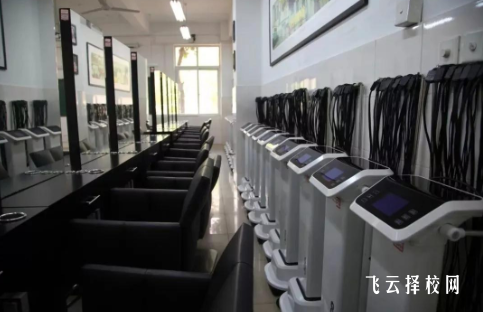 成都現(xiàn)代職校美容美發(fā)專業(yè)就業(yè)方向及行業(yè)趨勢(shì)