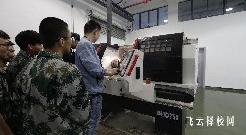 溫江燎原數(shù)控實(shí)訓(xùn)基地:設(shè)備條件與學(xué)生評(píng)價(jià)