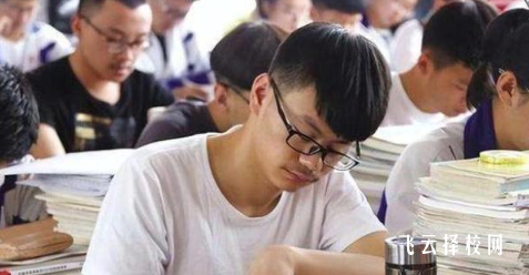 職校官網(wǎng)美照背后的真相：實地考察避坑指南