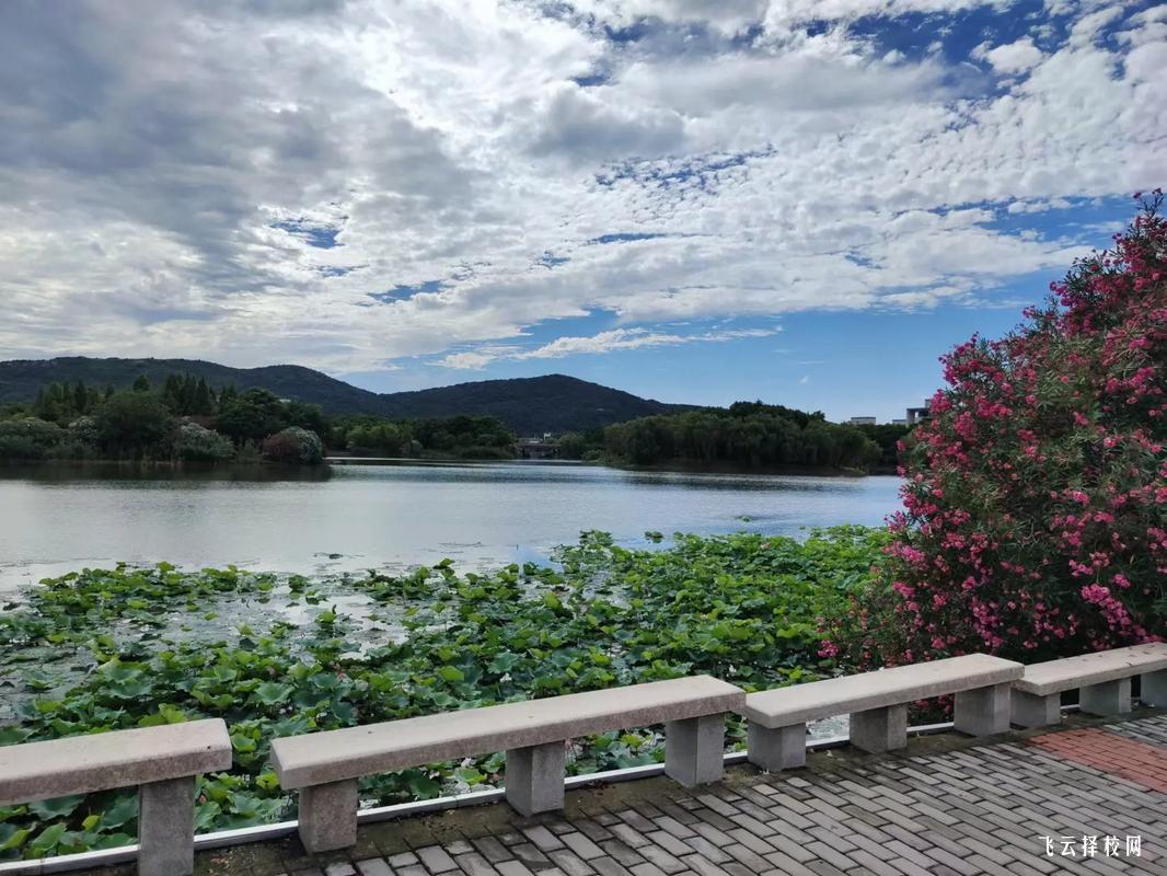 成都亞細(xì)亞職校學(xué)費(fèi)貴不貴？三年總花費(fèi)算給你看