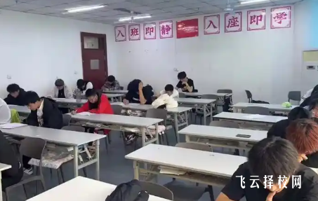 單招集訓軍事化管理利弊分析