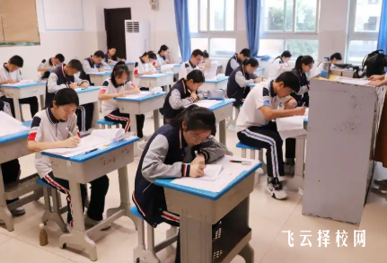 2025自貢中考錄取分數(shù)線公布！最低控制線及學校錄取分